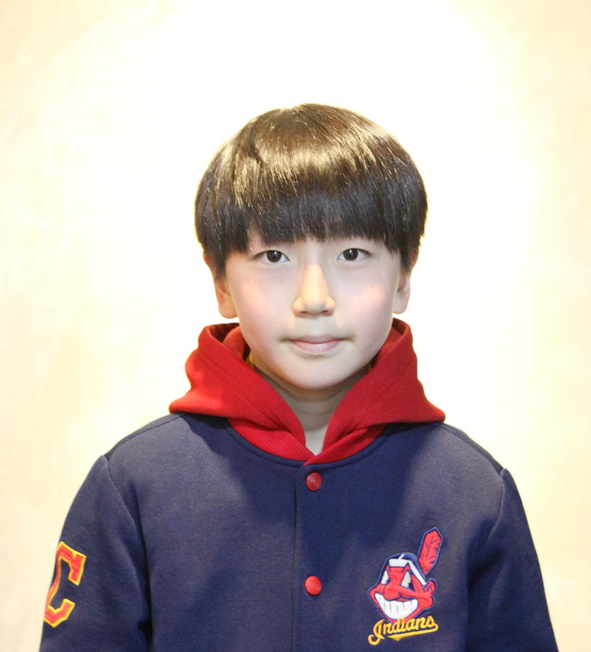 황하윤.jpg